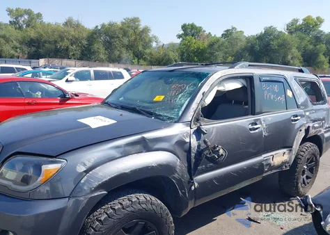 2008 Toyota 4Runner Sr5 V6 z USA, uszkodzony, nr VIN JTEBU14R988107634